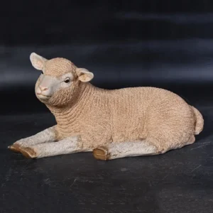 Leen van Dam Decoraties - Merino Lam rustend