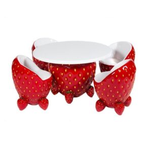 Leen van Dam Decoraties - Aardbeien tafel en stoelen klein complete set