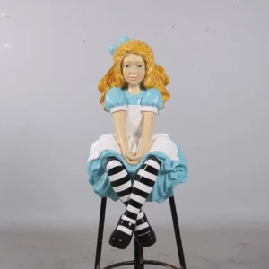 Leen van Dam Decoraties - Alice zittend