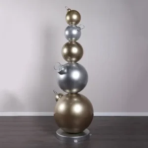 Leen van Dam Decoraties - Kerstballen gestapeld