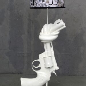 Pistool met pop-art lampenkap
