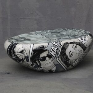 Pop-art steen met glasplaat zwart/wit te gebruiken als tafel