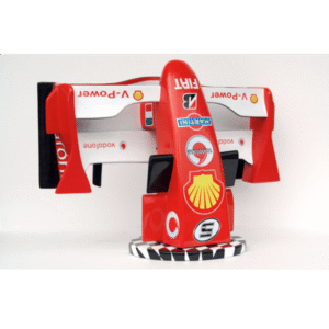 Formule 1 auto met finish vlag